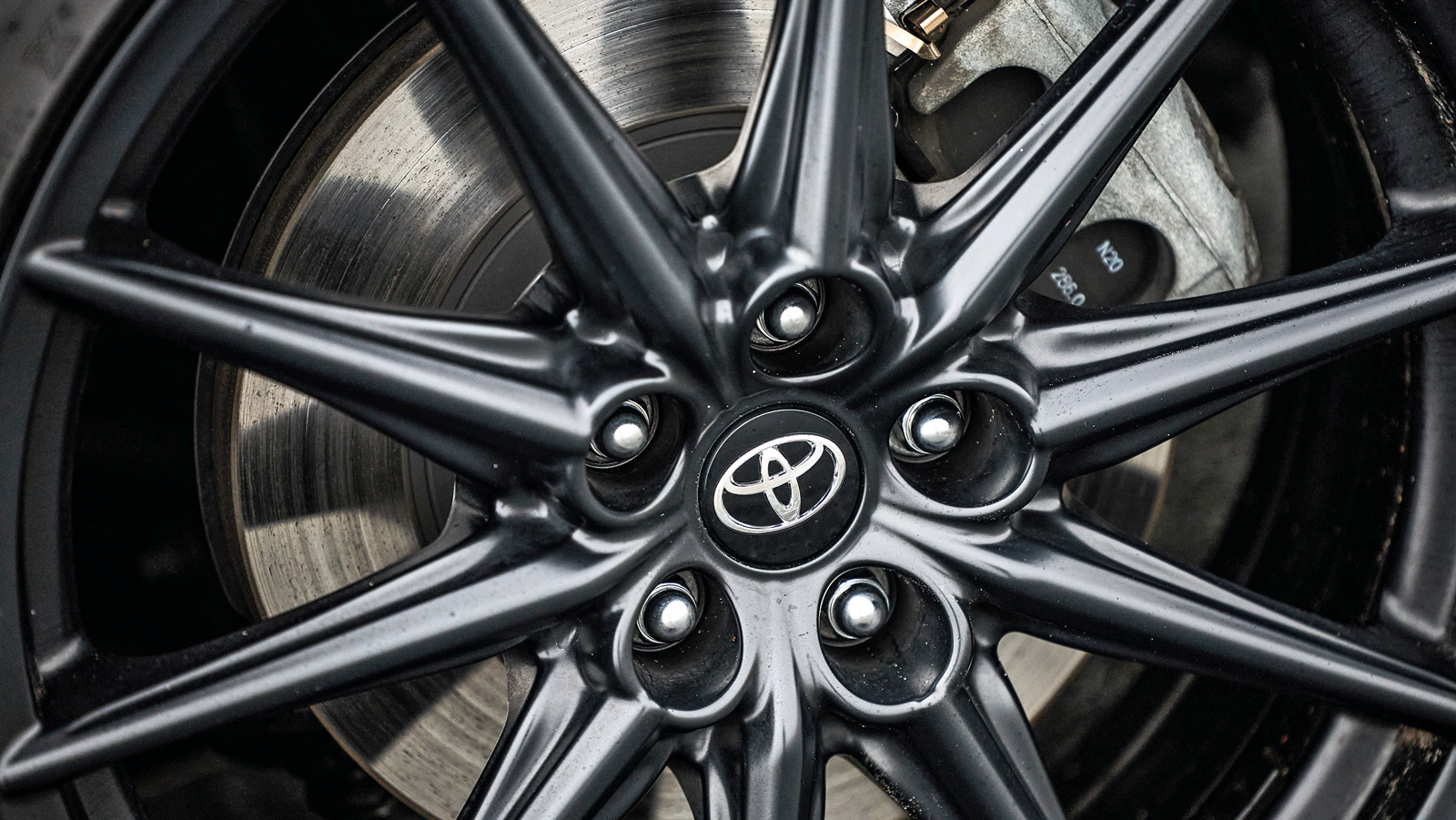 Toyota GR86 Vs Mini Cooper JCW: Αγχολυτικά εργαλεία